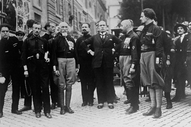 Il 30 ottobre Mussolini arriva a Roma (Archivio Fararbola)