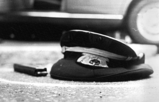 Il cappello da aviatore (Ansa)