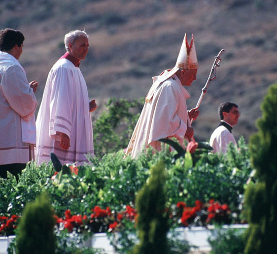Papa Giovanni Paolo II durante la visita ad Agrigento (Archivio Farabola)