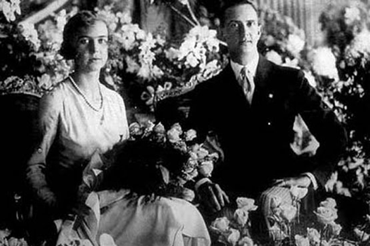 Maria José del Belgio e il principe ereditario Umberto di Savoia nel giorno del loro fidanzamento