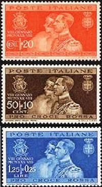 I tre francobolli emessi per le nozze reali di Umberto. È la prima volta che una futura regina appare su un valore bollato