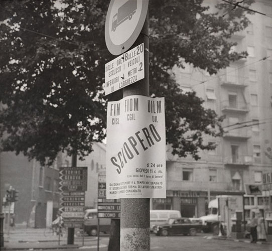 Manifesti per uno sciopero dei metalmeccanici (Archivio Farabola)